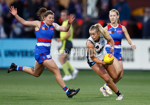AFLW 2023 Round 06 - Western Bulldogs v Carlton - A-43607864
