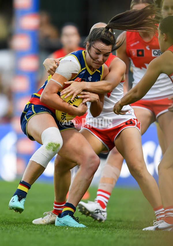 AFLW 2023 First Semi Final - Adelaide v Sydney - A-45110967