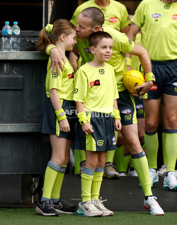 AFL 2024 Round 07 - Geelong v Carlton - A-48233164