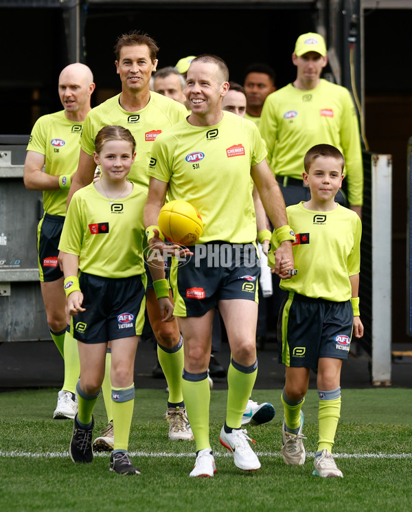 AFL 2024 Round 07 - Geelong v Carlton - A-48233165
