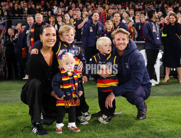 AFL 2024 Round 08 - Adelaide v Port Adelaide - A-48530701