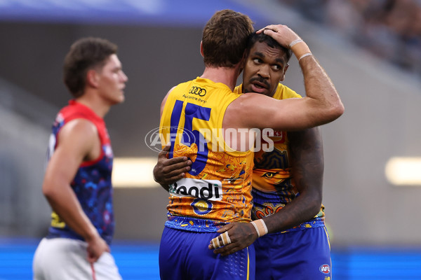 AFL 2024 Round 10 - Waalitj Marawar v Narrm - A-49513275