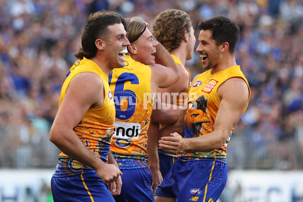 AFL 2024 Round 10 - Waalitj Marawar v Narrm - A-49515755