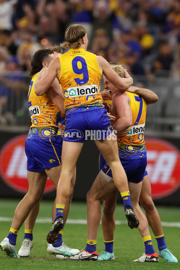 AFL 2024 Round 10 - Waalitj Marawar v Narrm - A-49523833