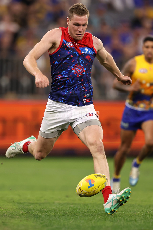 AFL 2024 Round 10 - Waalitj Marawar v Narrm - A-49526097