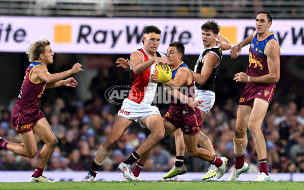 AFL 2024 Round 14 - Brisbane v St Kilda - A-50989310