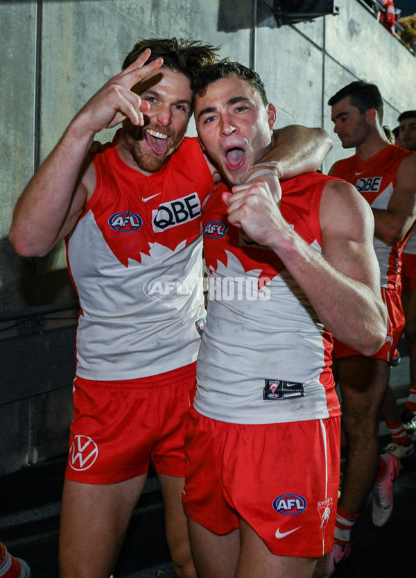 AFL 2024 Round 14 - Adelaide v Sydney - A-51029446