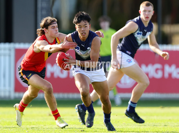 Marsh AFL Championships U18 Boys 2024 - South Australia v Vic Metro - A-51469562