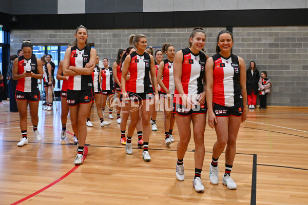 AFLW 2024 Media - St Kilda Team Photo Day - A-51669134