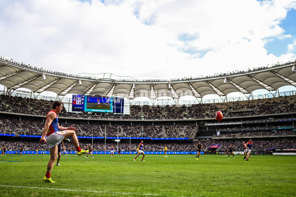 AFL 2024 Round 19 - Fremantle v Melbourne - A-52034923