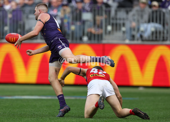 AFL 2024 Round 19 - Fremantle v Melbourne - A-52046945