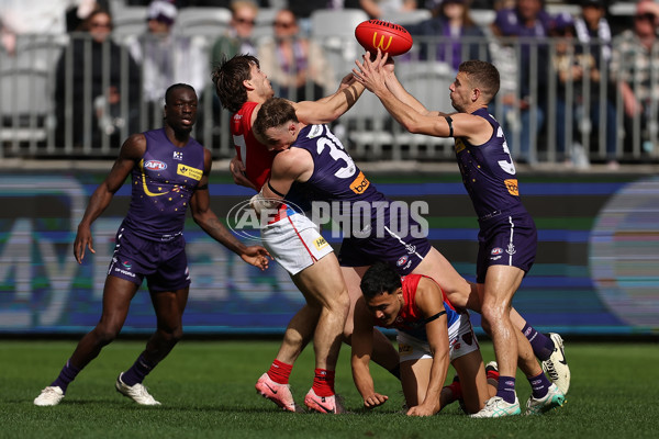 AFL 2024 Round 19 - Fremantle v Melbourne - A-52052762
