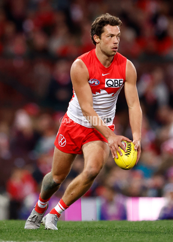 AFL 2024 Round 20 - Sydney v Western Bulldogs - A-52248714