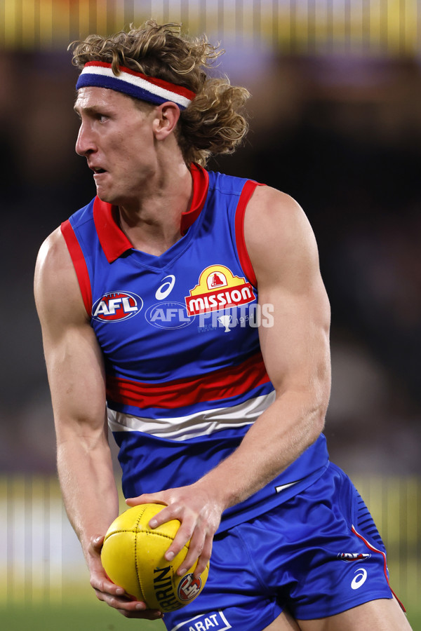 AFL 2024 Round 21 - Footscray v Melbourne - A-52445945