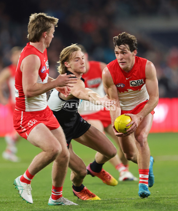 AFL 2024 Round 21 - Port Adelaide v Sydney - A-52495934