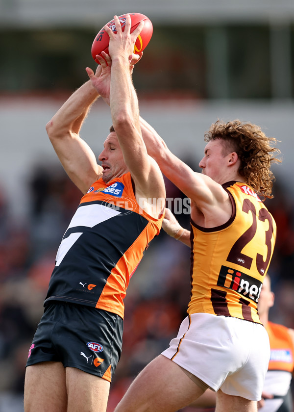 AFL 2024 Round 21 - GWS v Hawthorn - A-52523737