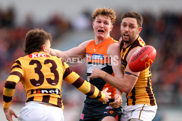 AFL 2024 Round 21 - GWS v Hawthorn - A-52525389