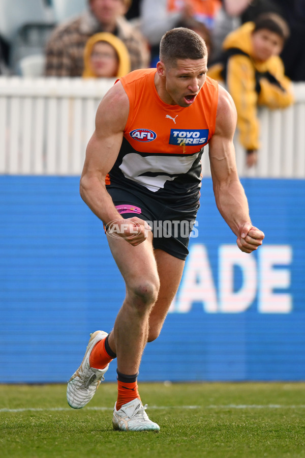 AFL 2024 Round 21 - GWS v Hawthorn - A-52525394