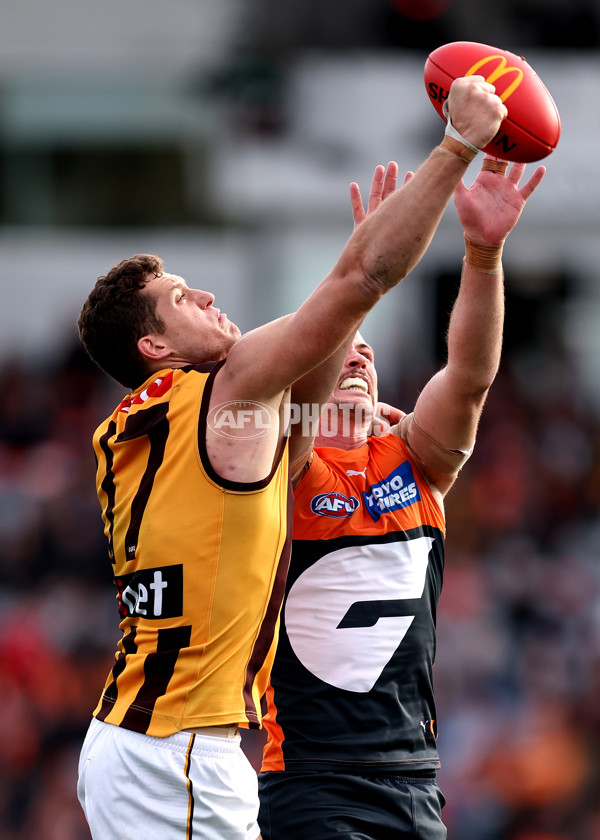 AFL 2024 Round 21 - GWS v Hawthorn - A-52525395