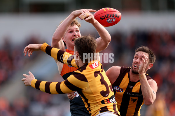 AFL 2024 Round 21 - GWS v Hawthorn - A-52525396