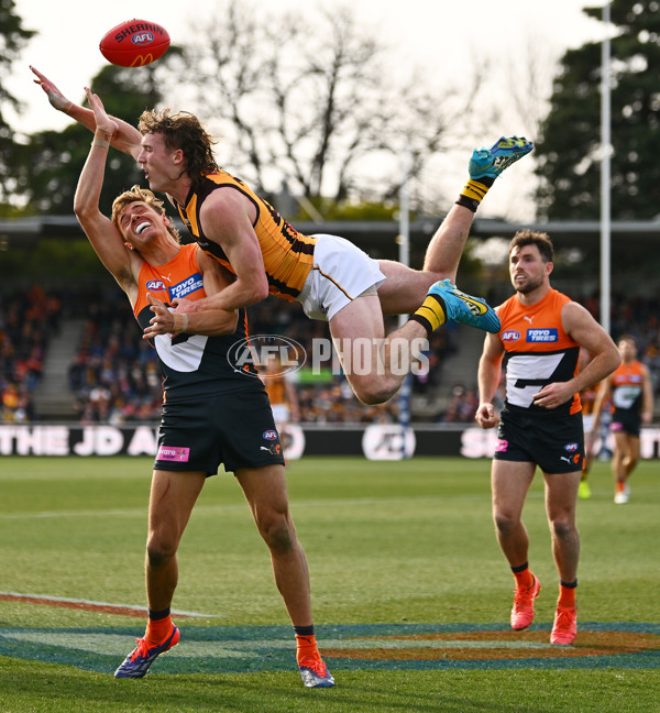 AFL 2024 Round 21 - GWS v Hawthorn - A-52529522