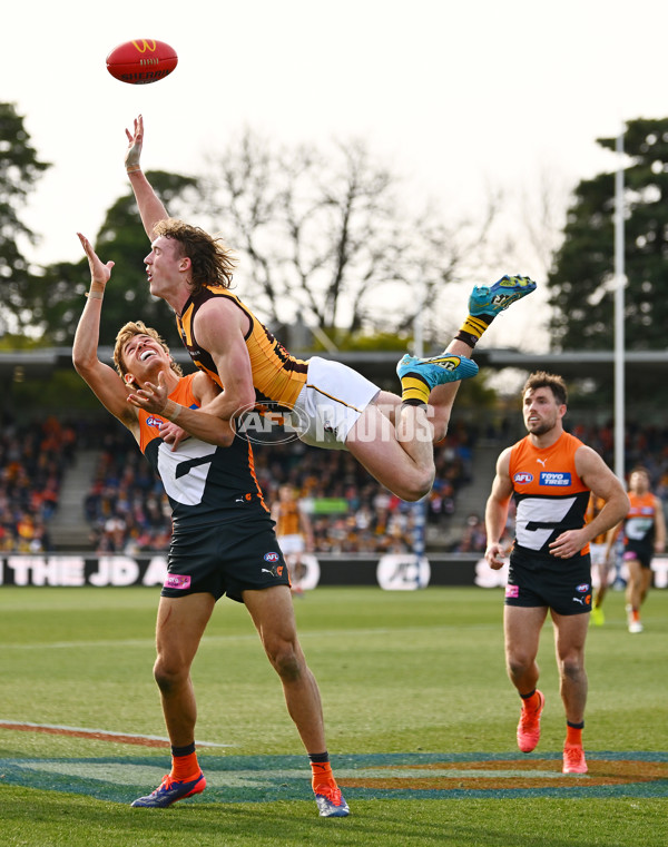 AFL 2024 Round 21 - GWS v Hawthorn - A-52529530