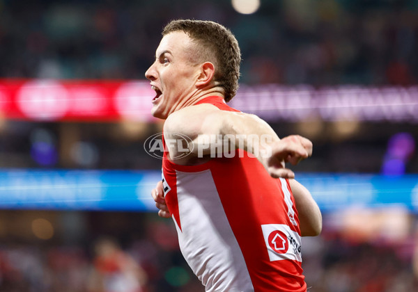 AFL 2024 Round 22 - Sydney v Collingwood - A-52631568