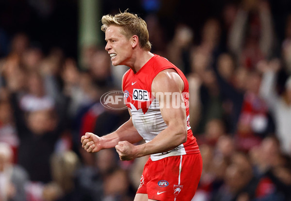 AFL 2024 Round 22 - Sydney v Collingwood - A-52631570