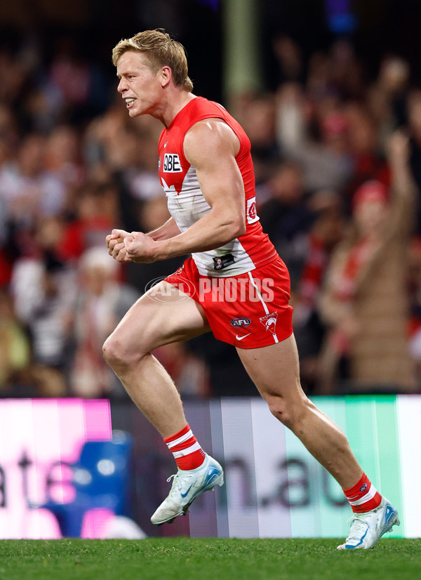 AFL 2024 Round 22 - Sydney v Collingwood - A-52631572