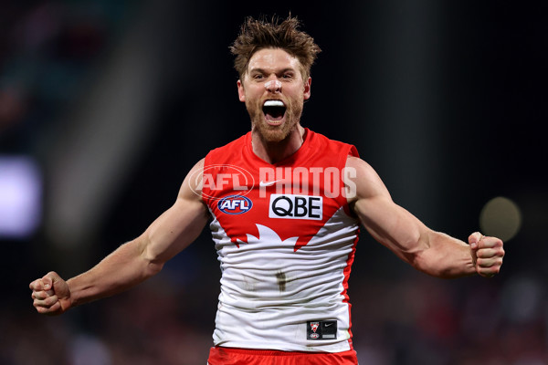 AFL 2024 Round 22 - Sydney v Collingwood - A-52631586