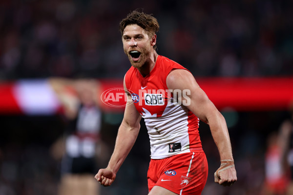 AFL 2024 Round 22 - Sydney v Collingwood - A-52631591