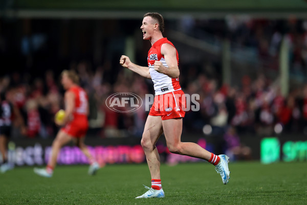AFL 2024 Round 22 - Sydney v Collingwood - A-52633930