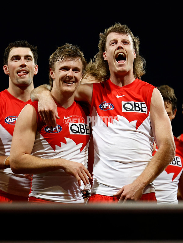 AFL 2024 Round 22 - Sydney v Collingwood - A-52633934