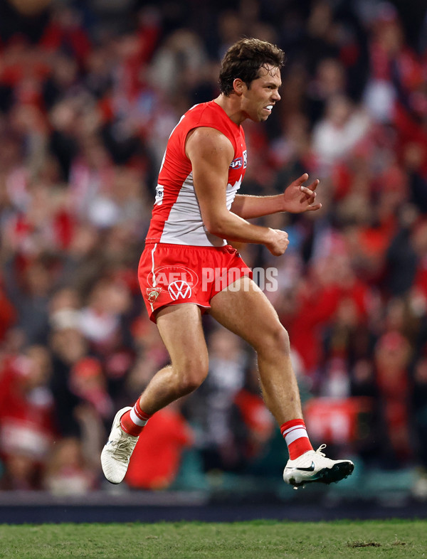 AFL 2024 Round 22 - Sydney v Collingwood - A-52633996