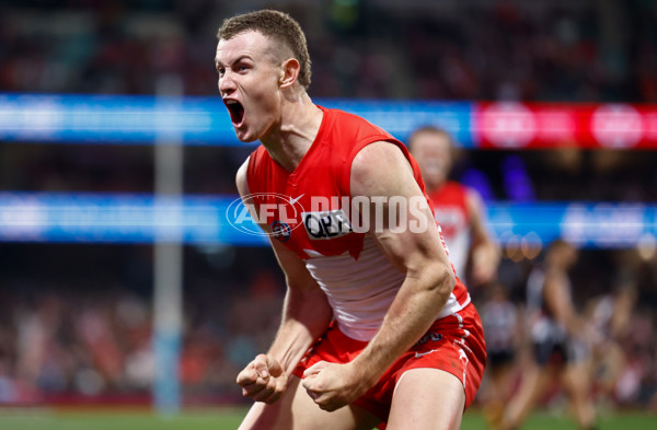 AFL 2024 Round 22 - Sydney v Collingwood - A-52633997