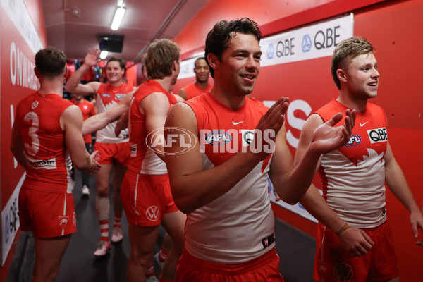 AFL 2024 Round 22 - Sydney v Collingwood - A-52634086