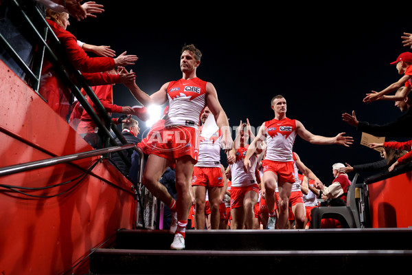 AFL 2024 Round 22 - Sydney v Collingwood - A-52634092