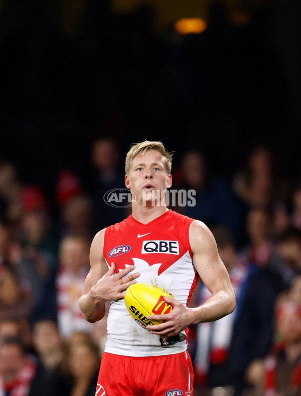 AFL 2024 Round 22 - Sydney v Collingwood - A-52634103