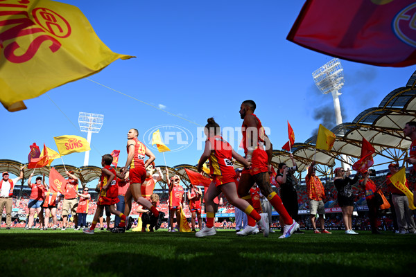 AFL 2024 Round 23 - Gold Coast v Melbourne - A-53063923