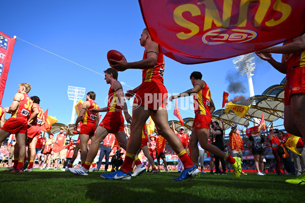 AFL 2024 Round 23 - Gold Coast v Melbourne - A-53064217