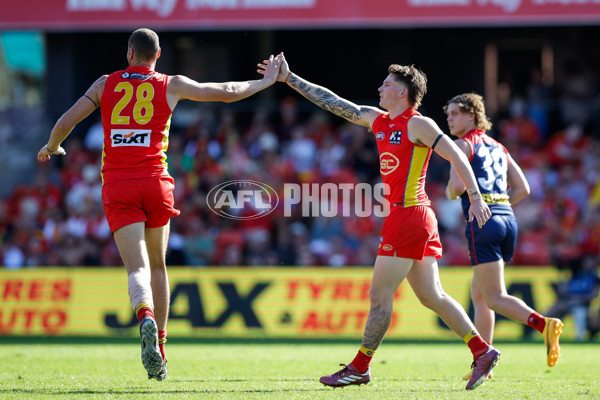 AFL 2024 Round 23 - Gold Coast v Melbourne - A-53067510