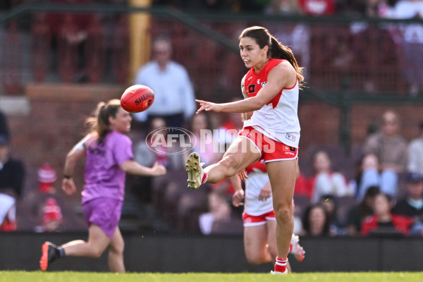 AFLW 2024 Practice Match - Sydney v Hawthorn - A-53069204