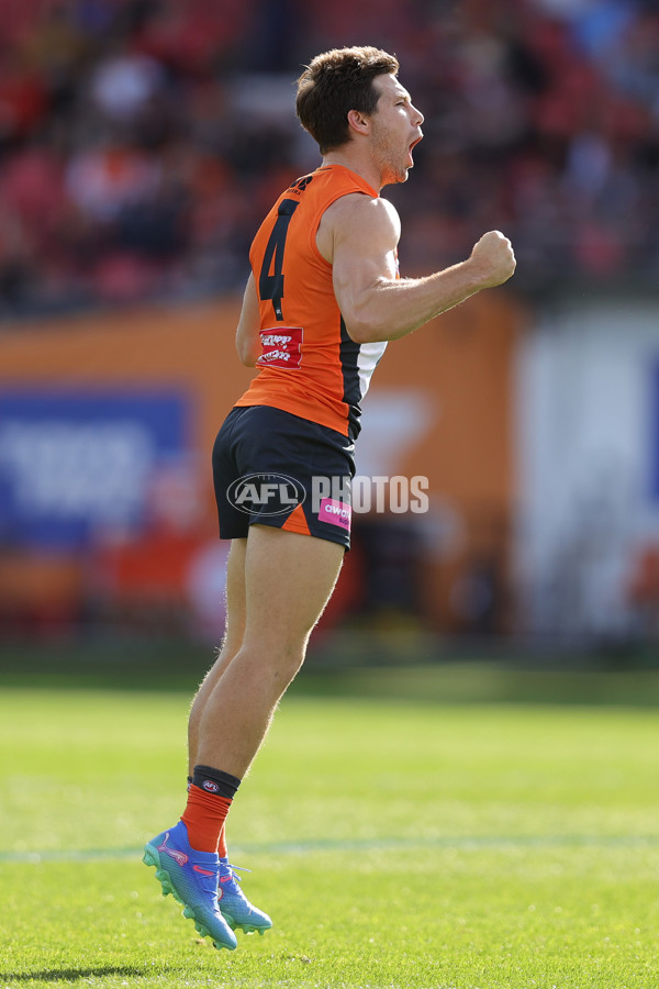 AFL 2024 Round 23 - GWS v Fremantle - A-53070121