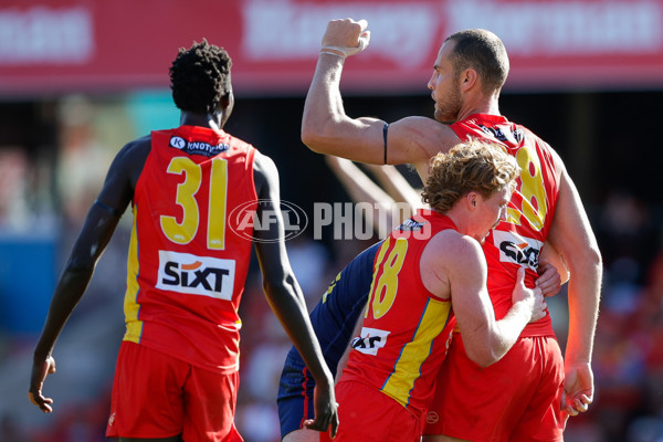 AFL 2024 Round 23 - Gold Coast v Melbourne - A-53070127