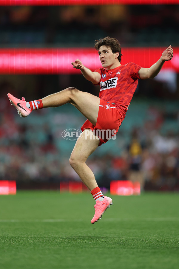 AFL 2024 Round 24 - Sydney v Adelaide - A-53364094
