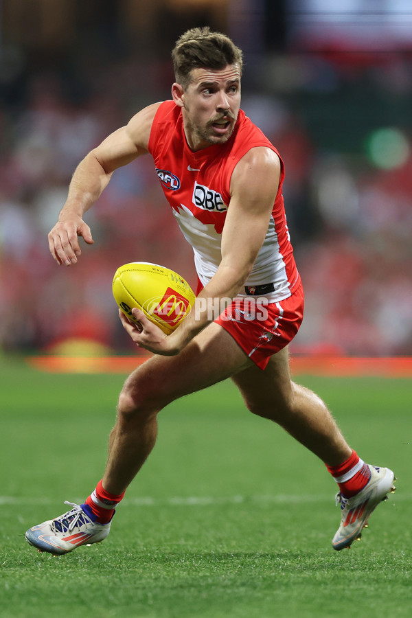 AFL 2024 Round 24 - Sydney v Adelaide - A-53372909