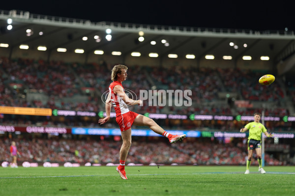 AFL 2024 Round 24 - Sydney v Adelaide - A-53373491