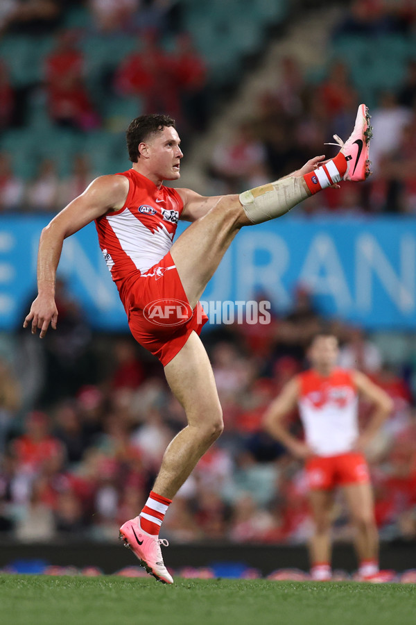 AFL 2024 Round 24 - Sydney v Adelaide - A-53376640