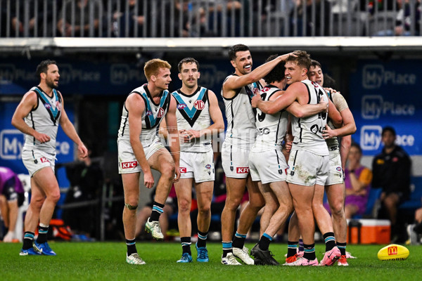 AFL 2024 Round 24 - Fremantle v Port Adelaide - A-53412210