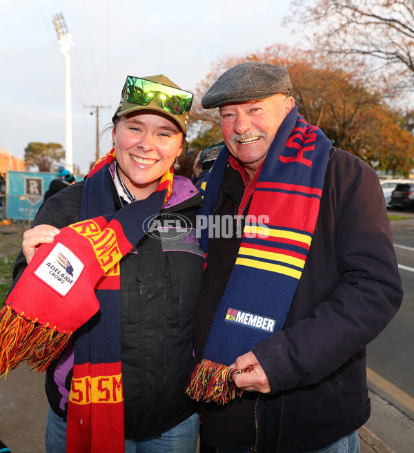 AFLW 2024 Round 01 - Port Adelaide v Adelaide - A-53580966